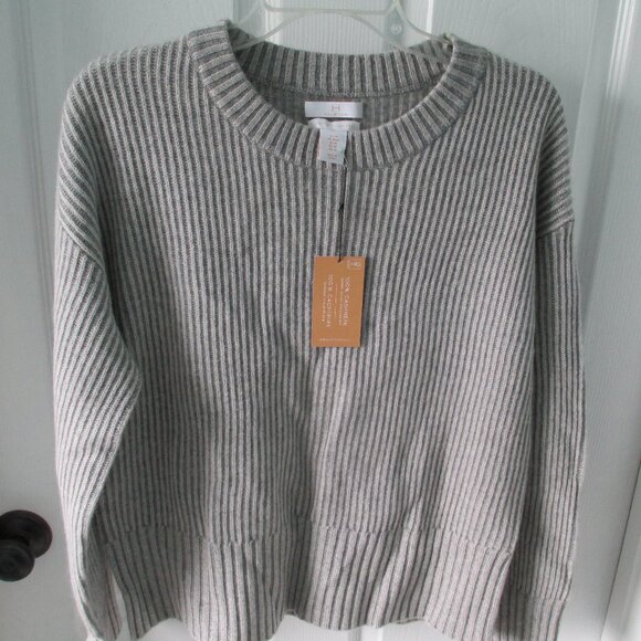 Halston Sweaters - Halston cashmere sweater